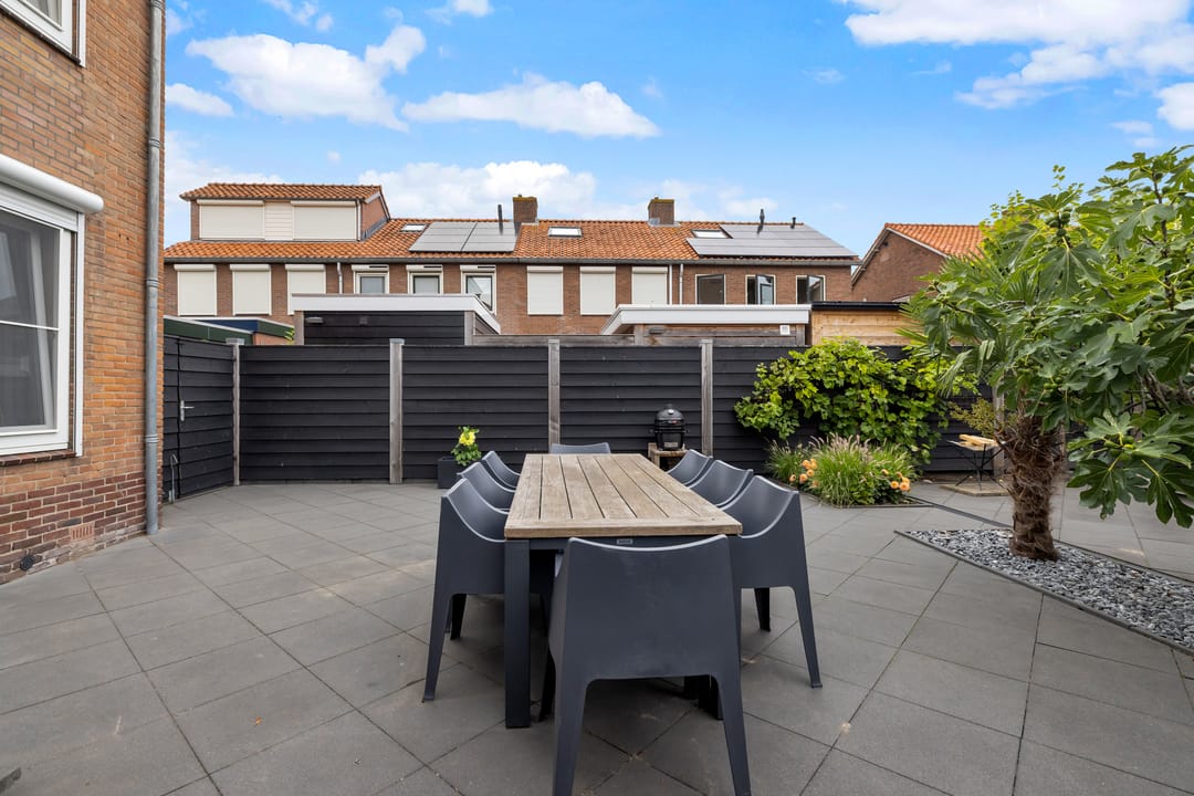 Photo 11 of Paulus Potterstraat 2