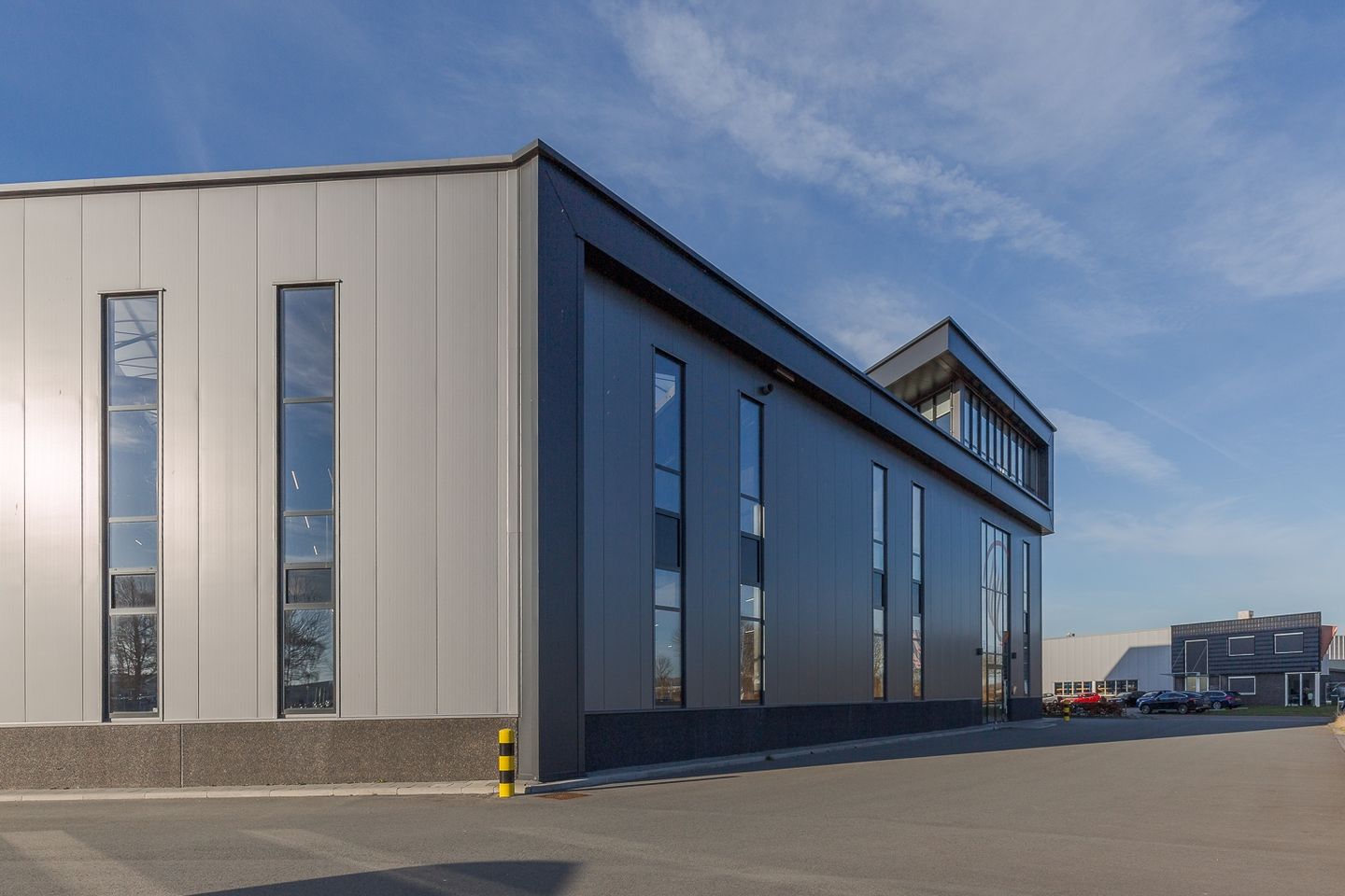 View photo 3 of Icarus 1