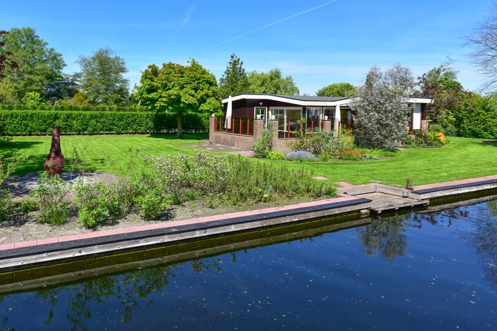 Vrijstaande woning te koop: Achterbos 42R15, Vinkeveen