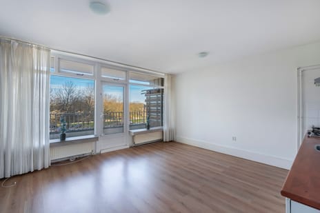 Tjaarda 304-a secondary image