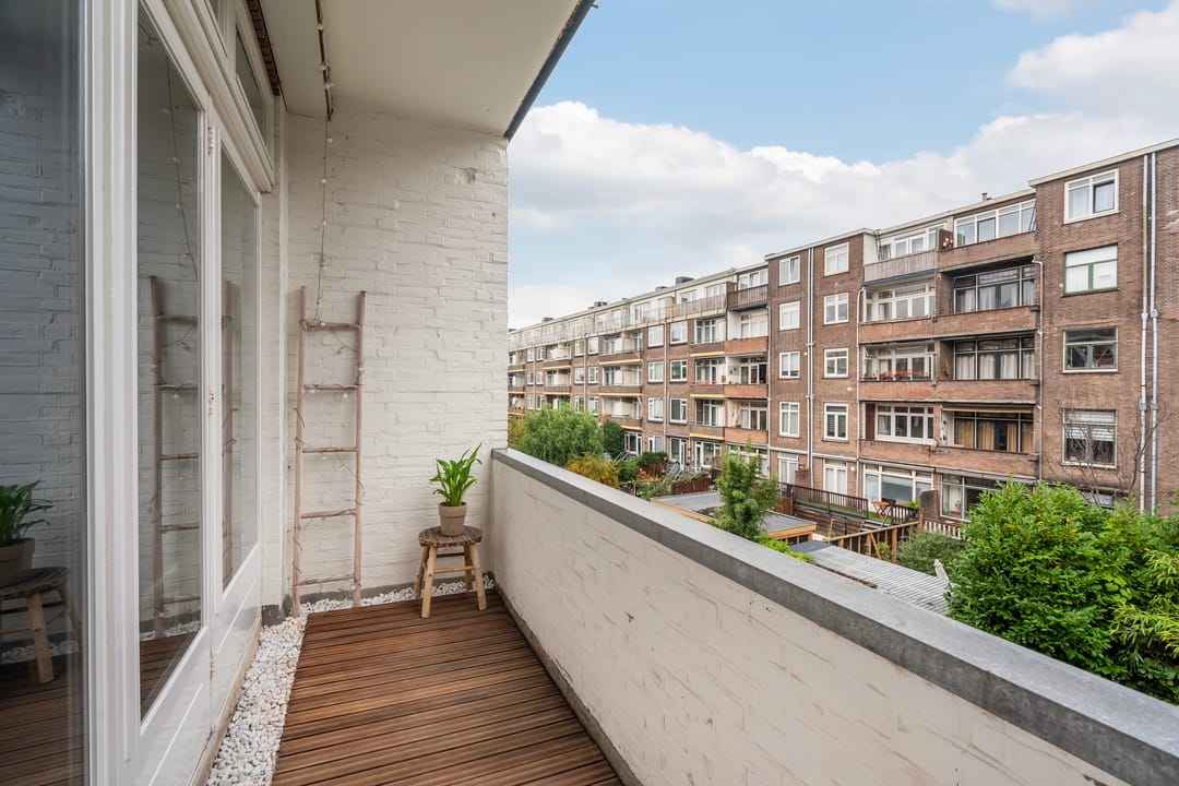 Photo 16 of Delfgaauwstraat 25-A