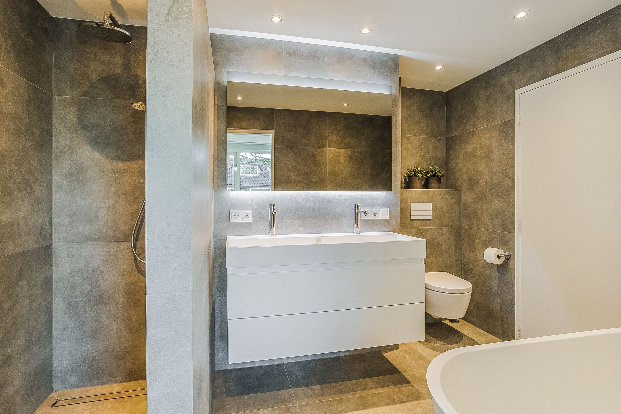 Photo 36 of Icaruslaan 11