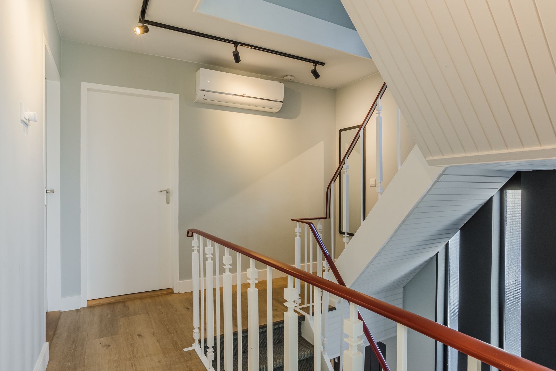 Photo 39 of Icaruslaan 11