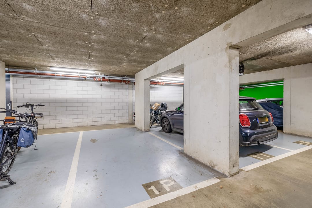 Photo 41 of Amalia van Solmsstraat 1-P