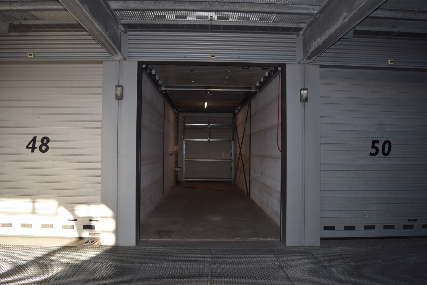 View photo 2 of Grote Esch 830-b49