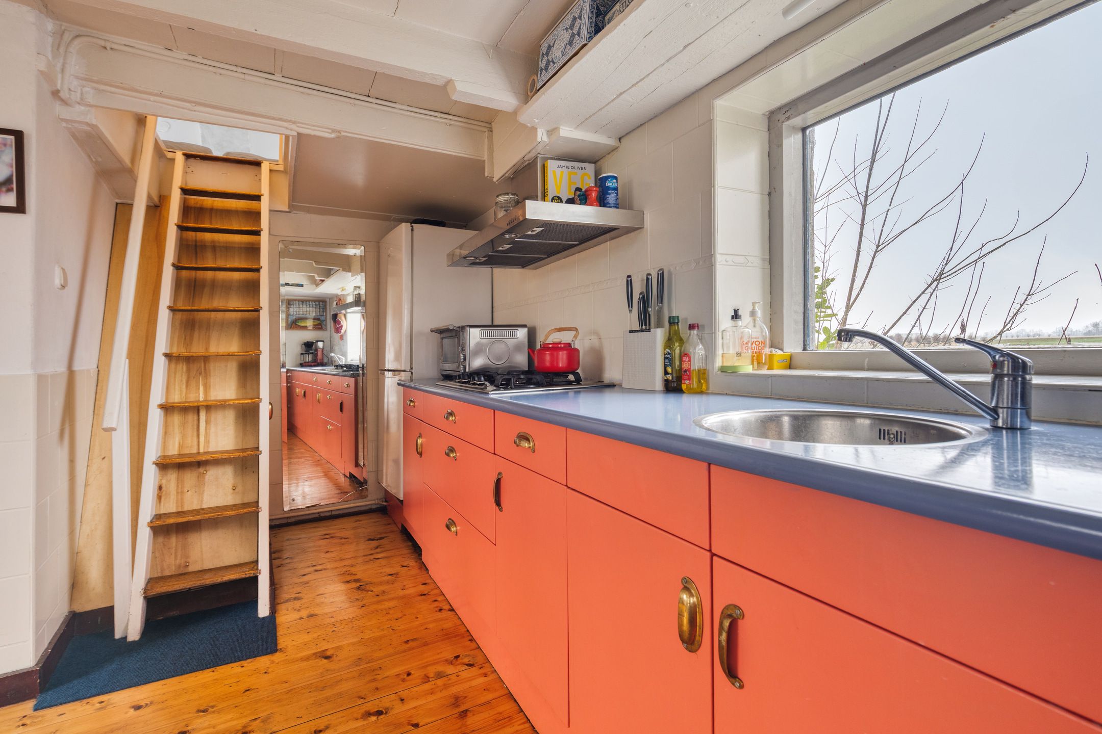 678.jpg?options=width=2160