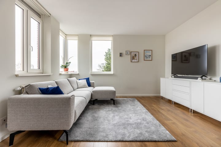 Photo 2 of Bloemhofstraat 16-H