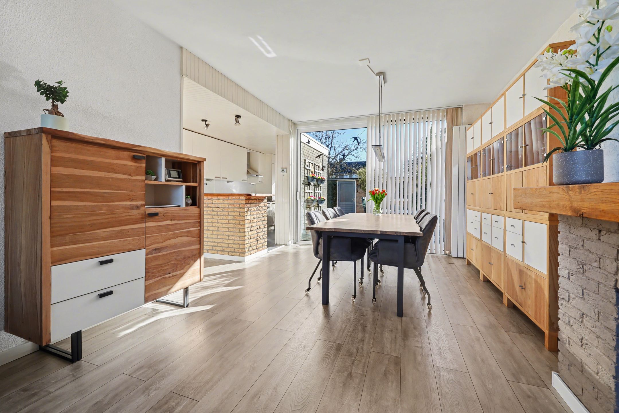 Photo 9 of Mr. Roëllstraat 12