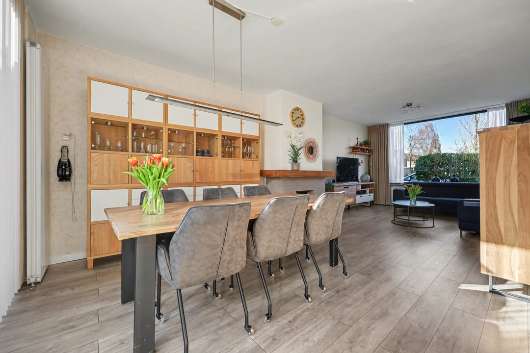 Photo 11 of Mr. Roëllstraat 12