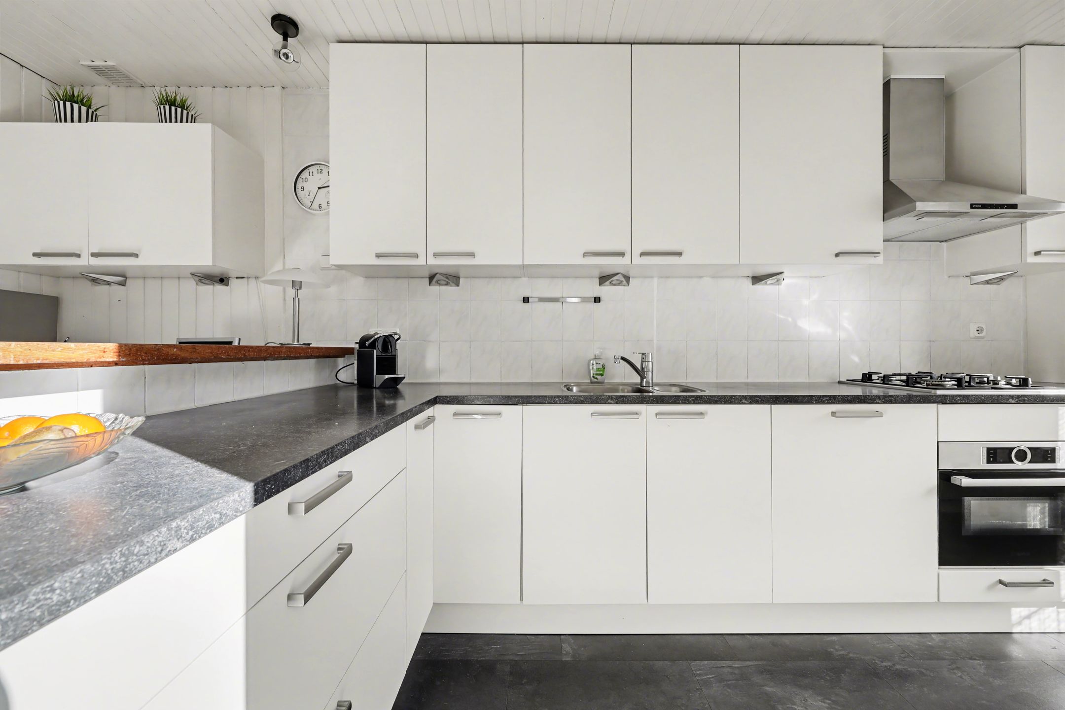 Photo 12 of Mr. Roëllstraat 12