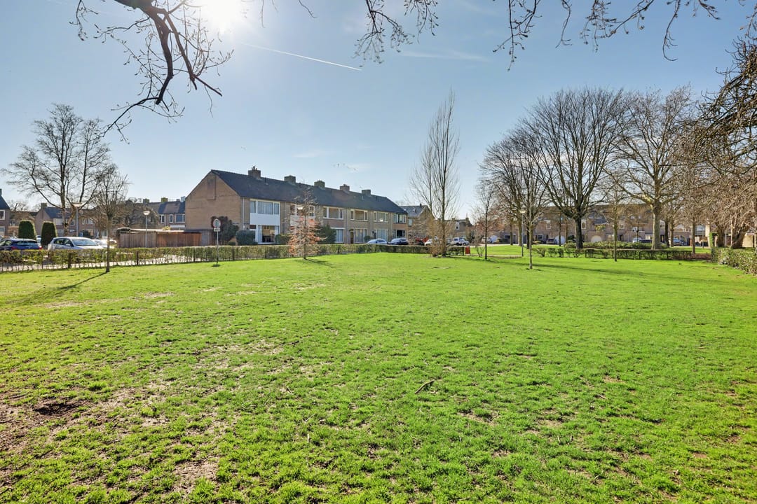 Photo 23 of Mr. Roëllstraat 12