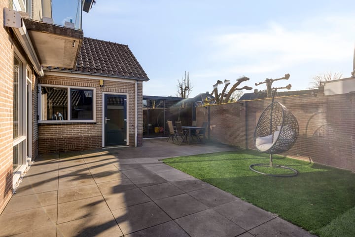 Kanunnik de Vriesstraat 6