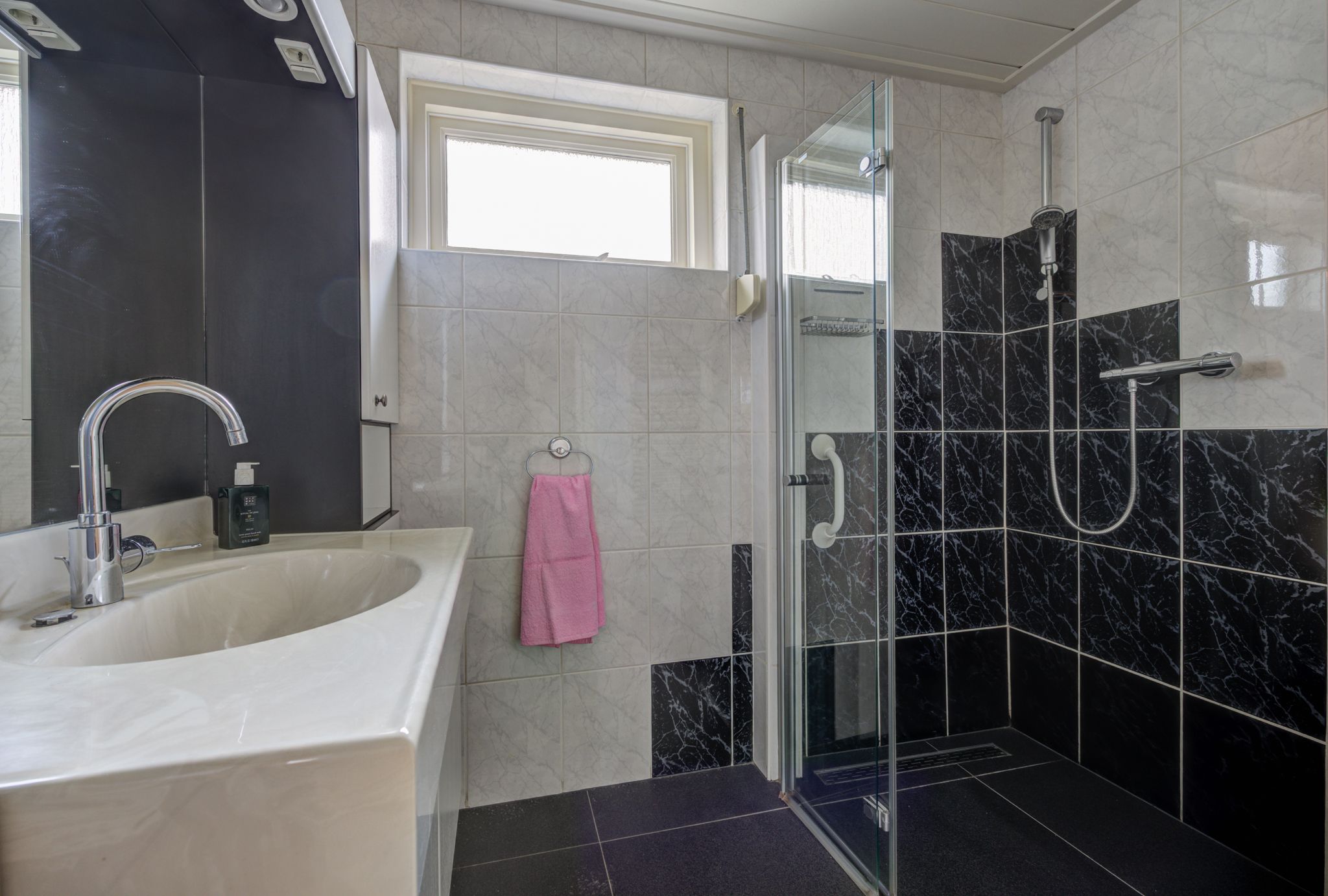 Photo 21 of Scheldelaan 12