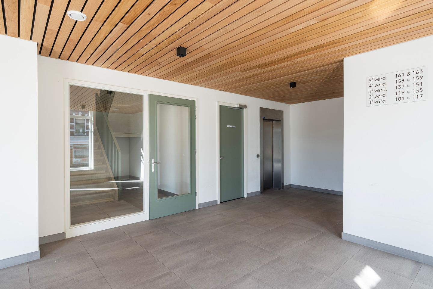 Foto 25 van Roentgenstraat 113