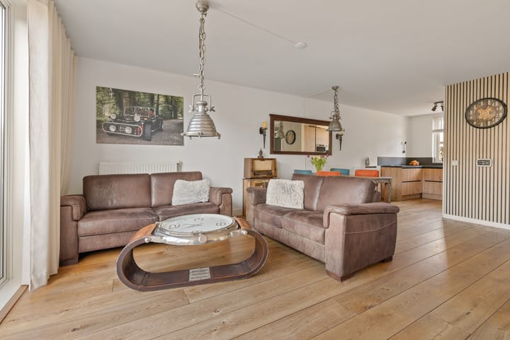 Foto 4 van Bronmos 3