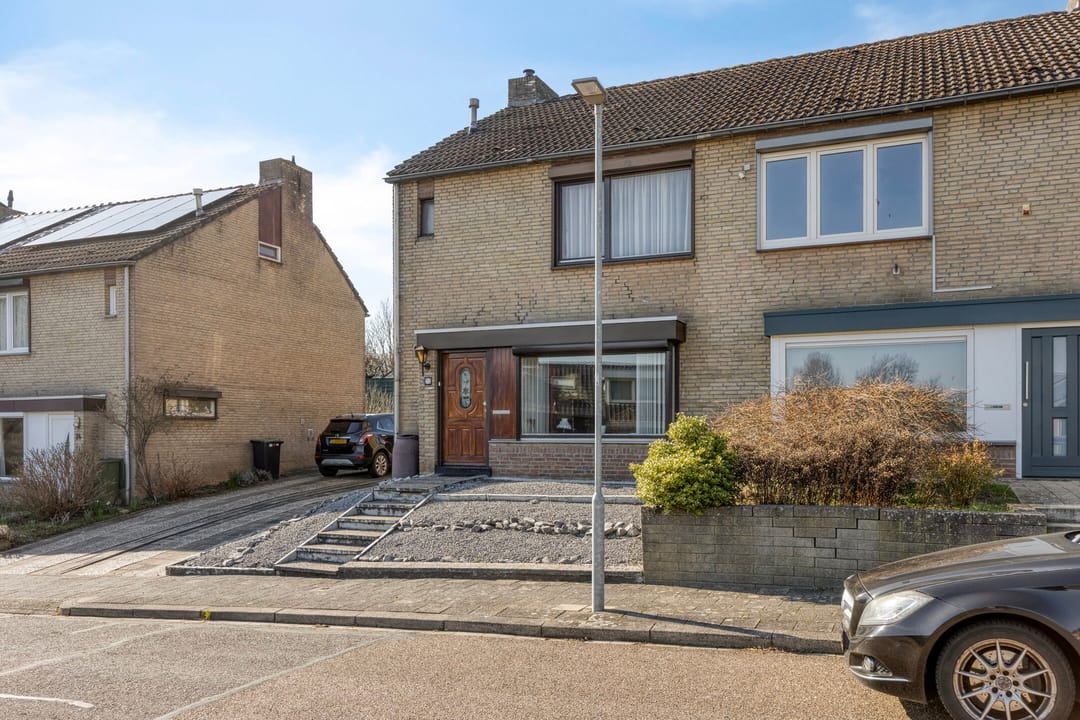 Photo 2 of Burg. Kengenstraat 32