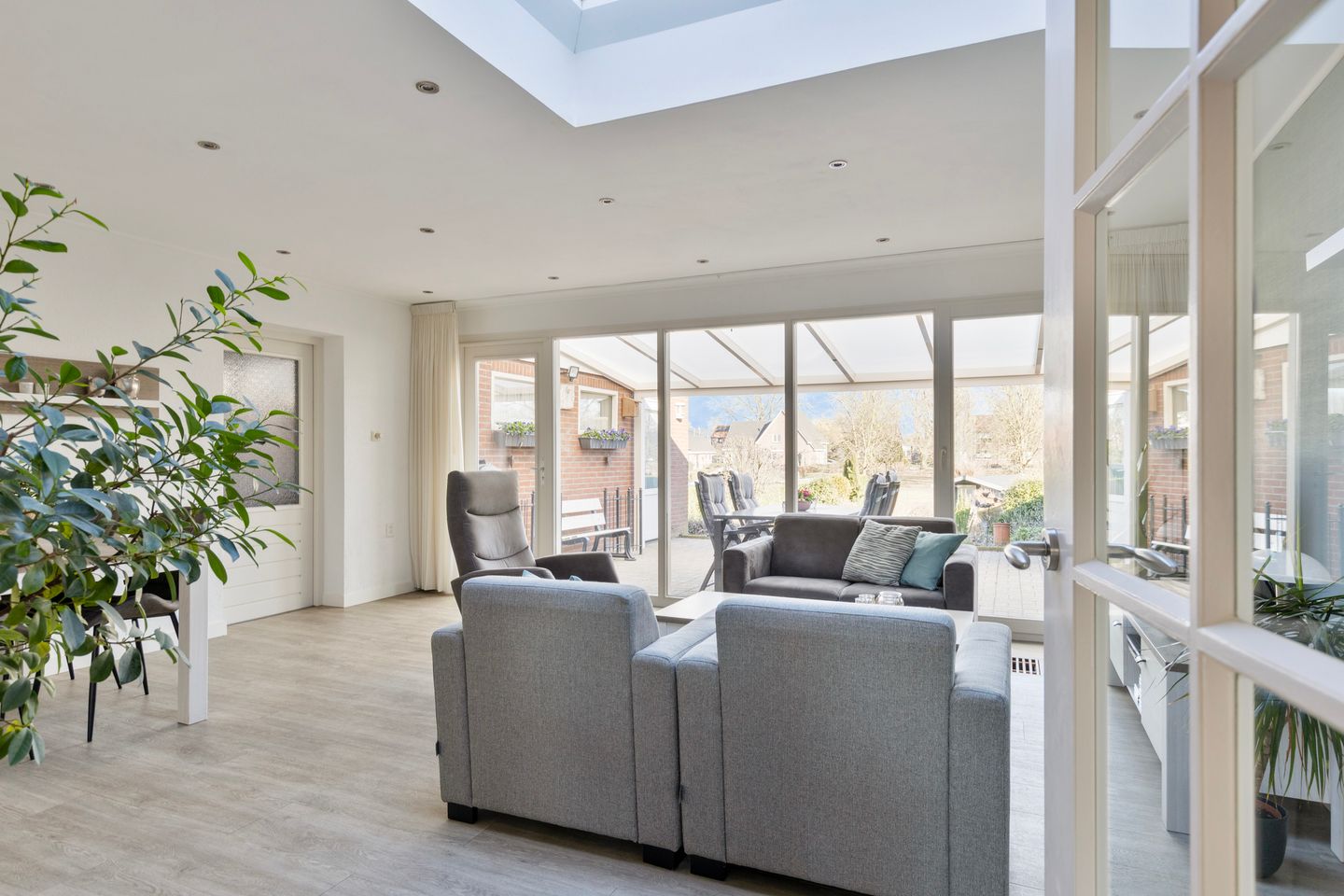 Photo 10 of Hoofdstraat 57