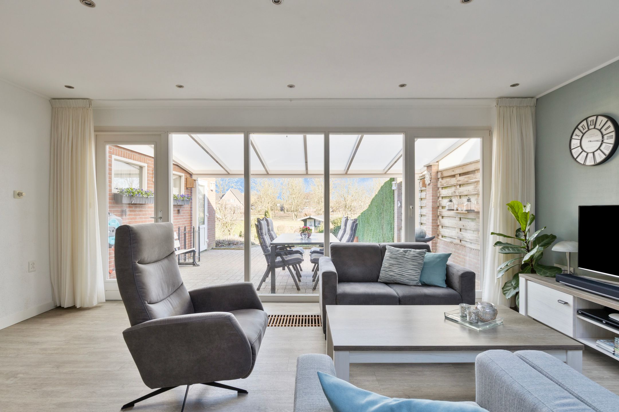 Photo 15 of Hoofdstraat 57