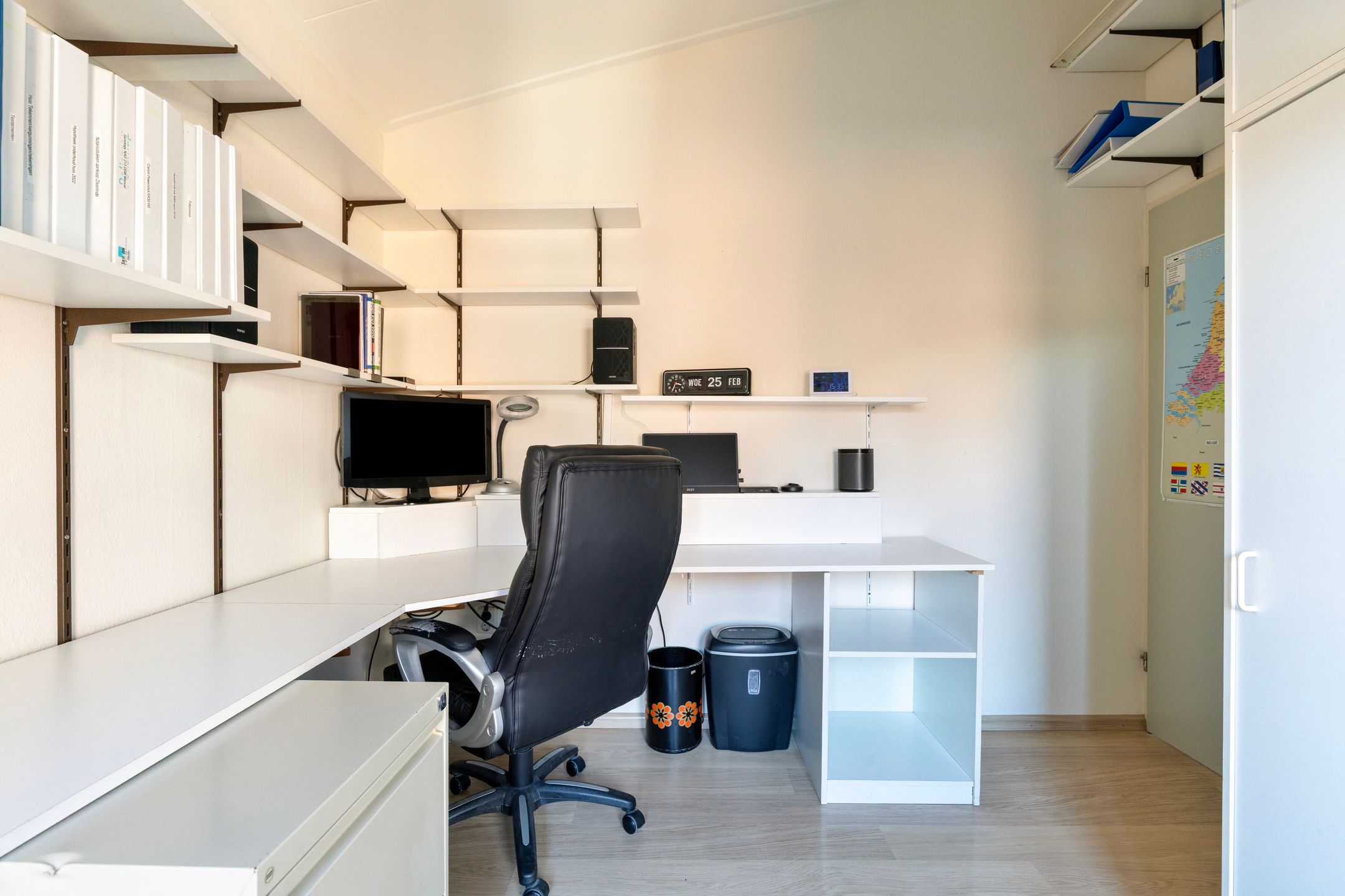 Photo 27 of Hoofdstraat 57