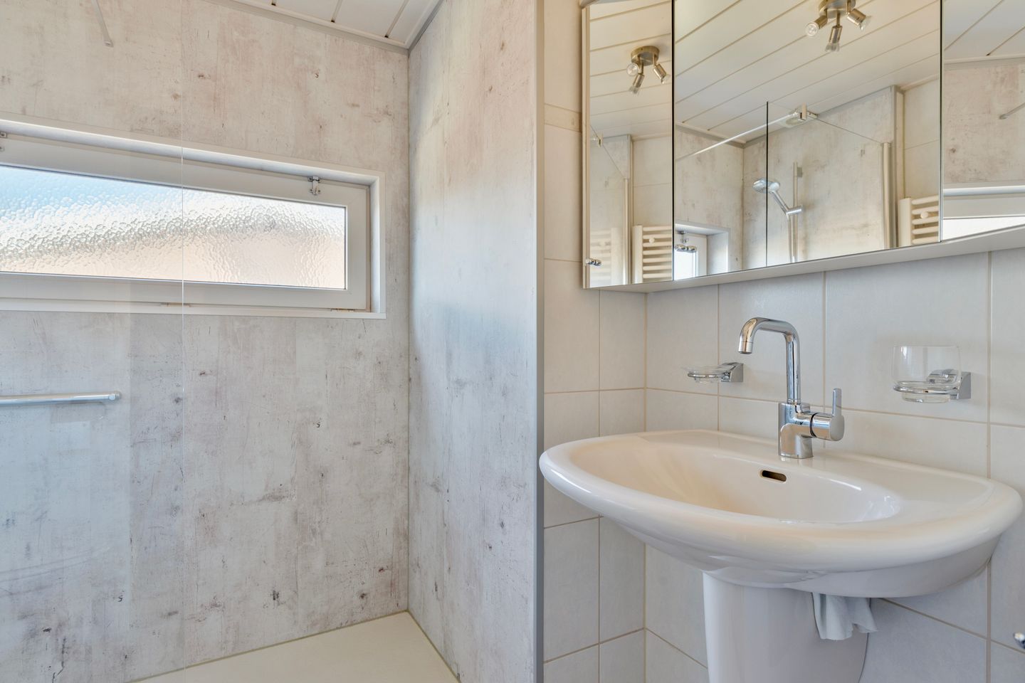 Photo 29 of Hoofdstraat 57