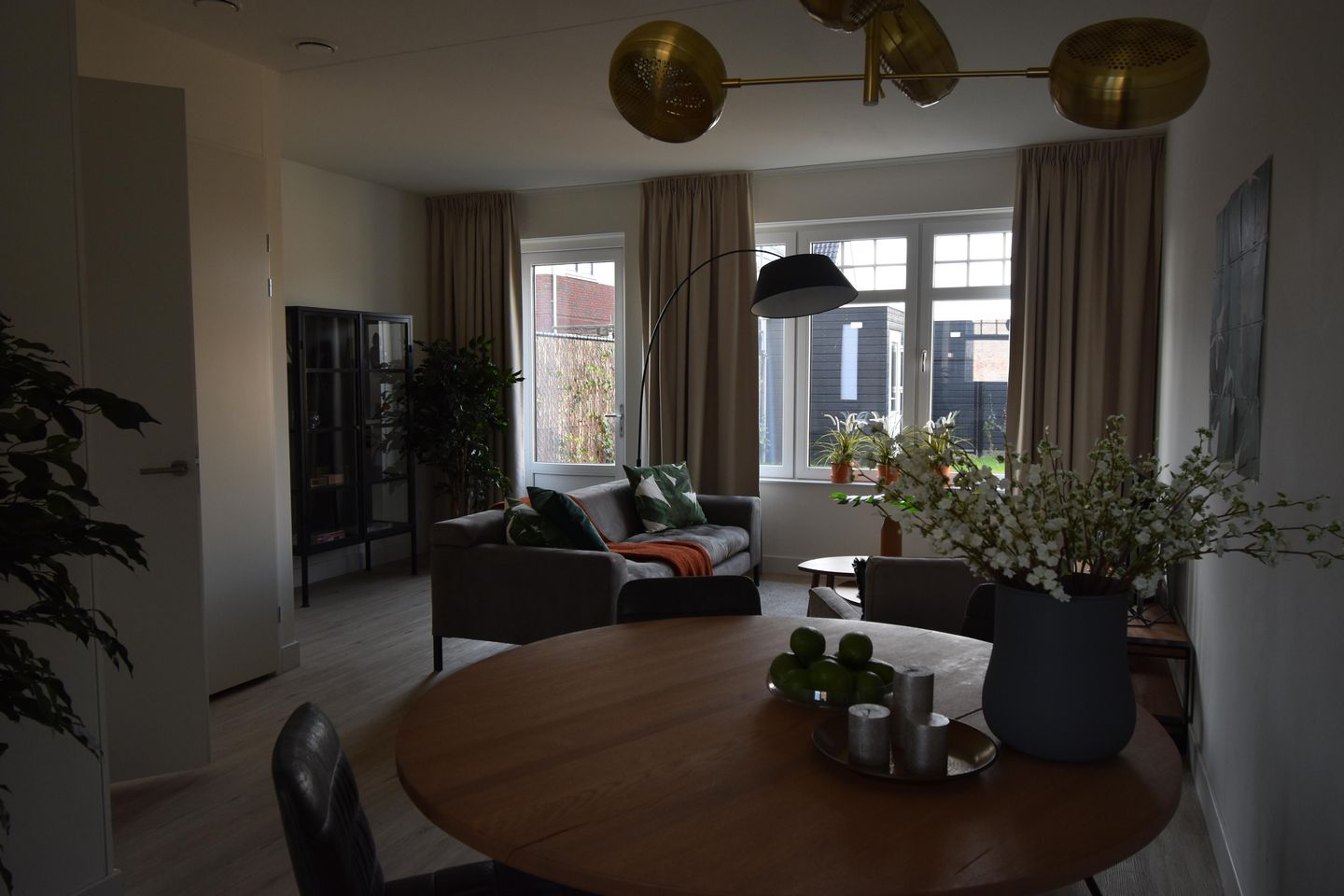 Foto 4 van Weegbree 15