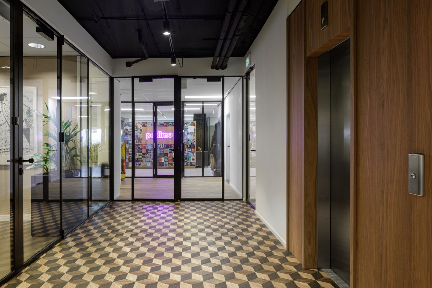 Bekijk foto 2 van Baarsjesweg 224