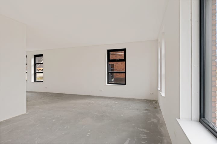 Photo 5 of It Blauleech 64