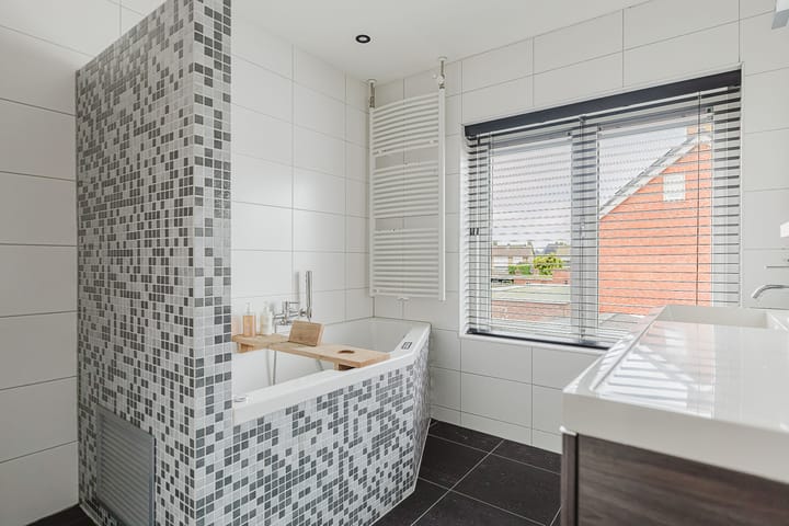 Photo 4 of Meidoornstraat 2