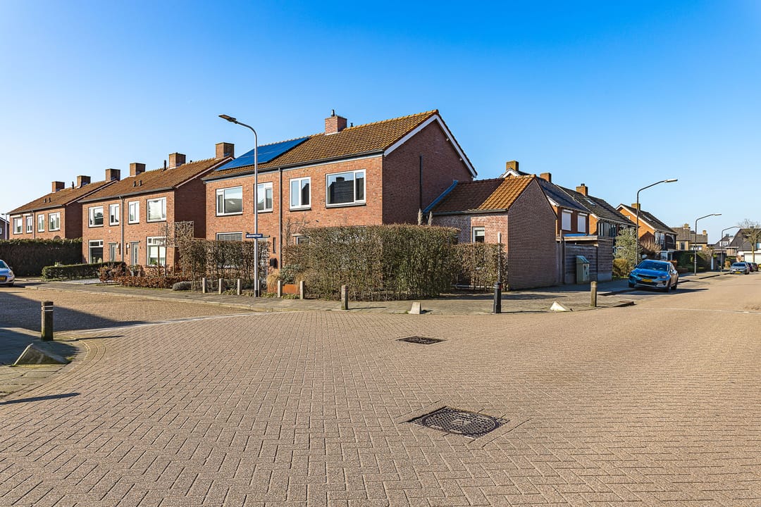 Photo 7 of Meidoornstraat 2