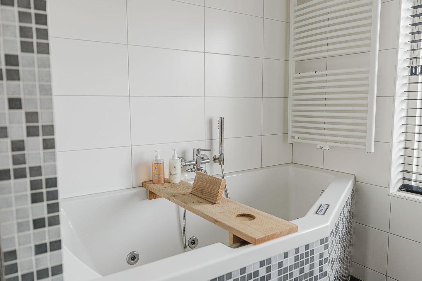 Photo 29 of Meidoornstraat 2