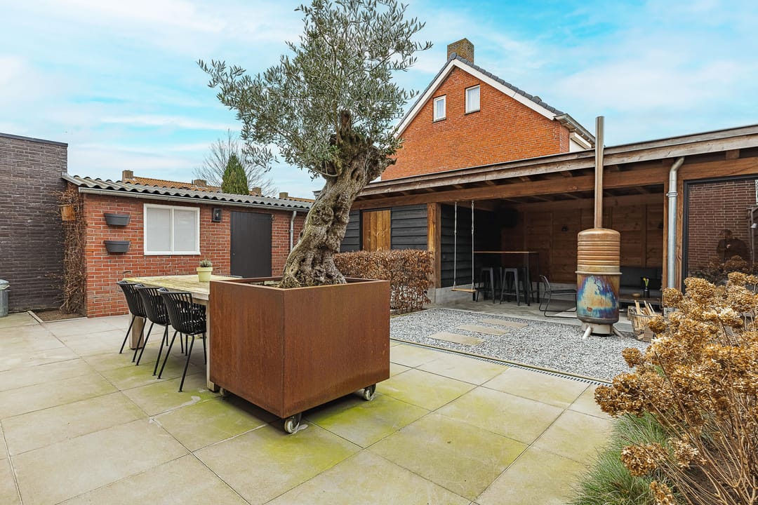 Photo 41 of Meidoornstraat 2