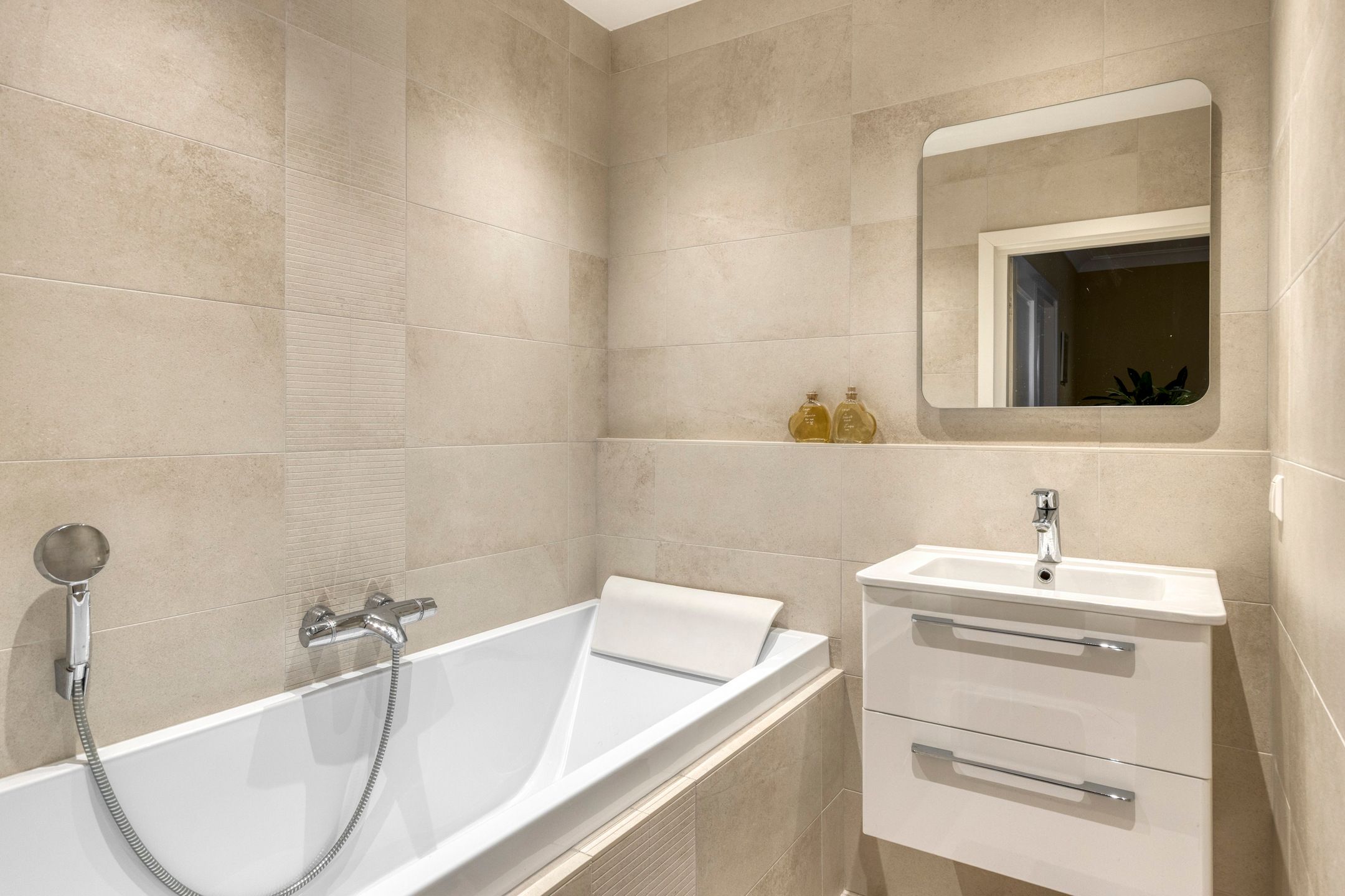 Photo 6 of Scottlaan 106