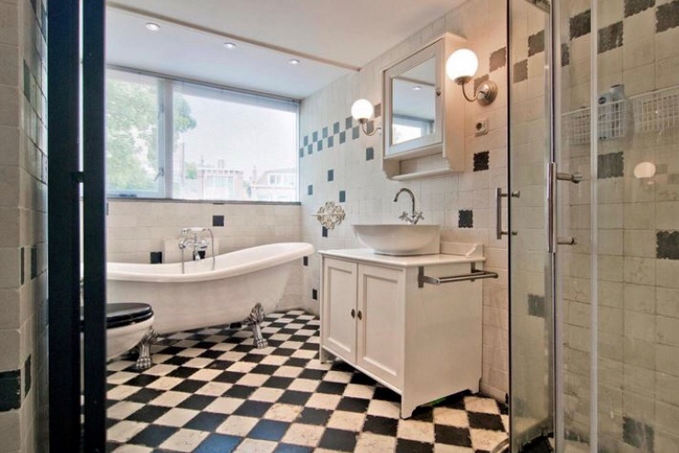 Photo 6 of Leeuwenhofje 2