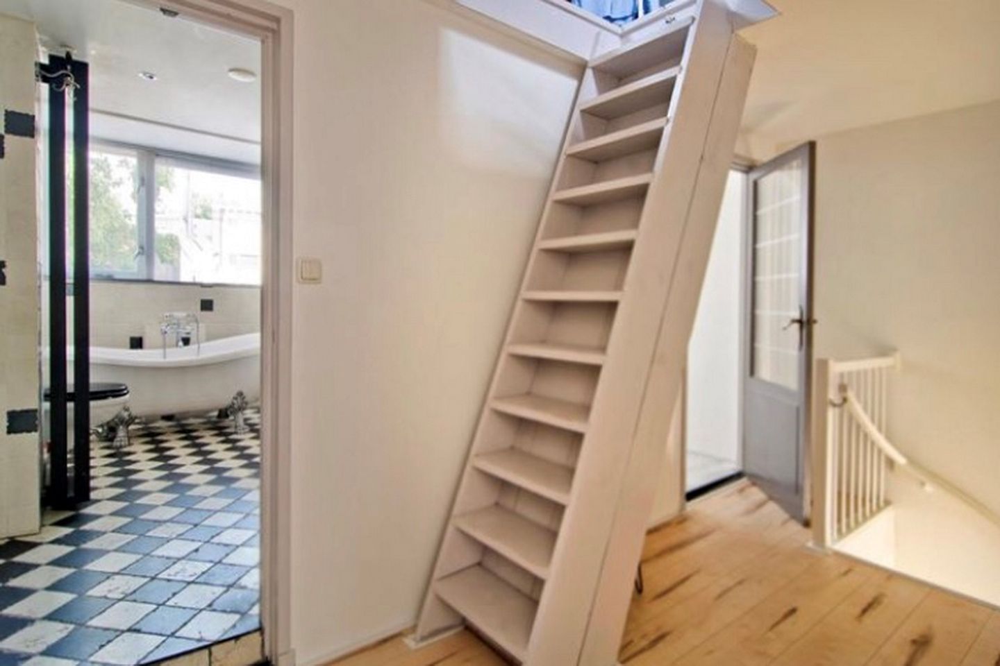 Photo 19 of Leeuwenhofje 2