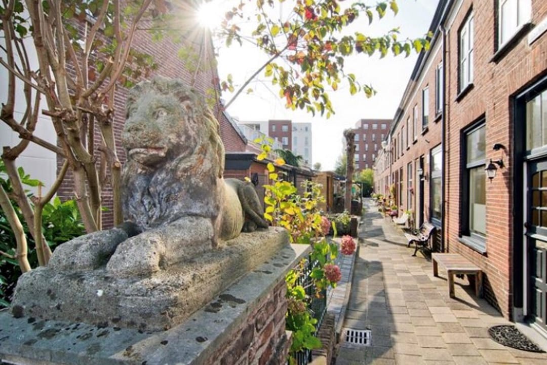 Photo 32 of Leeuwenhofje 2