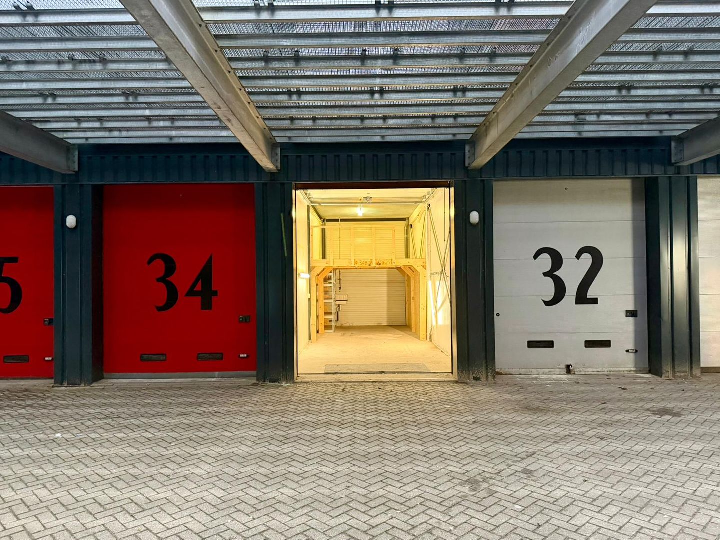 View photo 2 of Omweg 38-a33