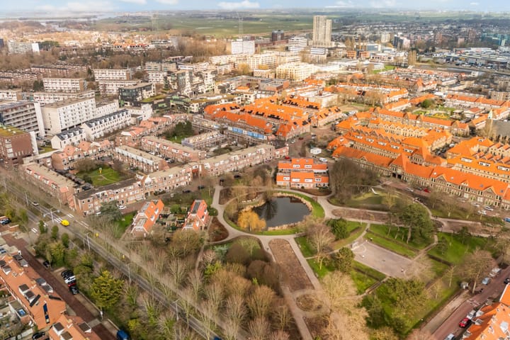 Photo 4 of Atjehstraat 13-A