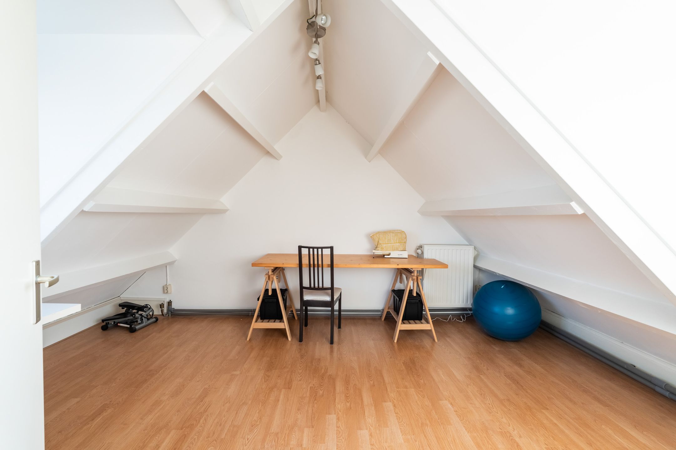 Photo 27 of Atjehstraat 13-A