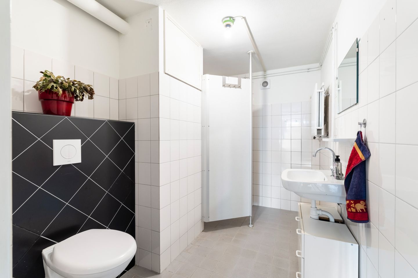 Photo 40 of Atjehstraat 13-A