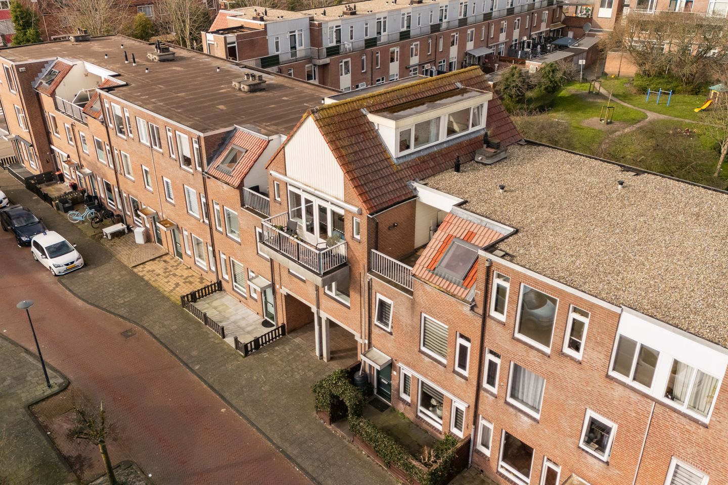 Photo 55 of Atjehstraat 13-A