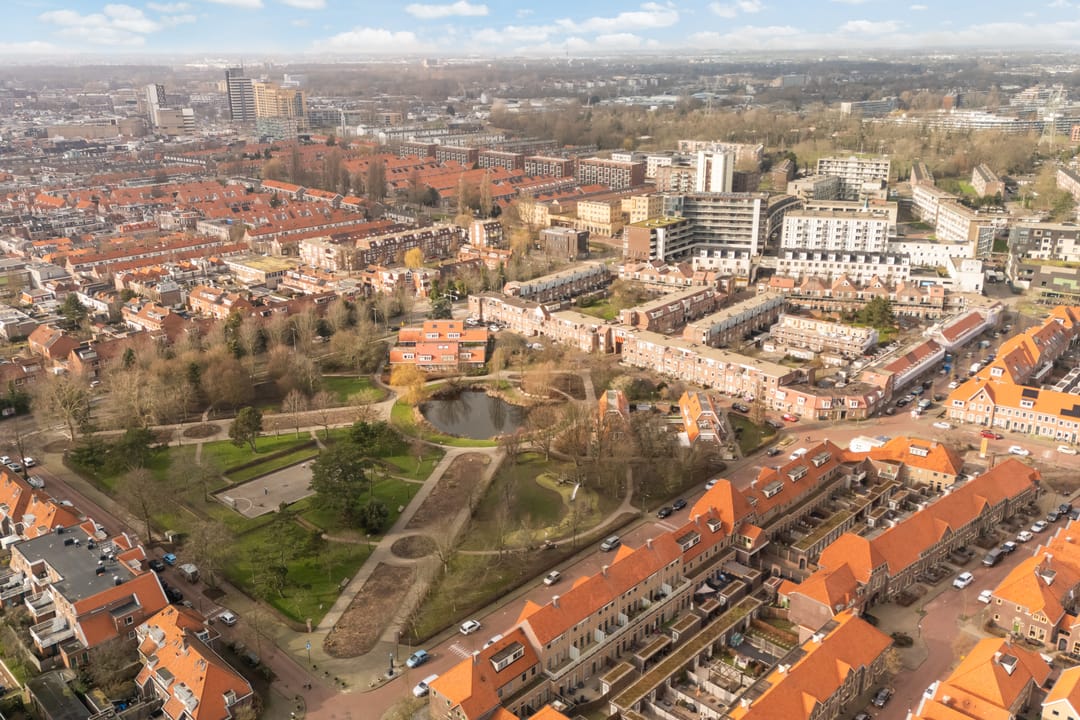 Photo 58 of Atjehstraat 13-A