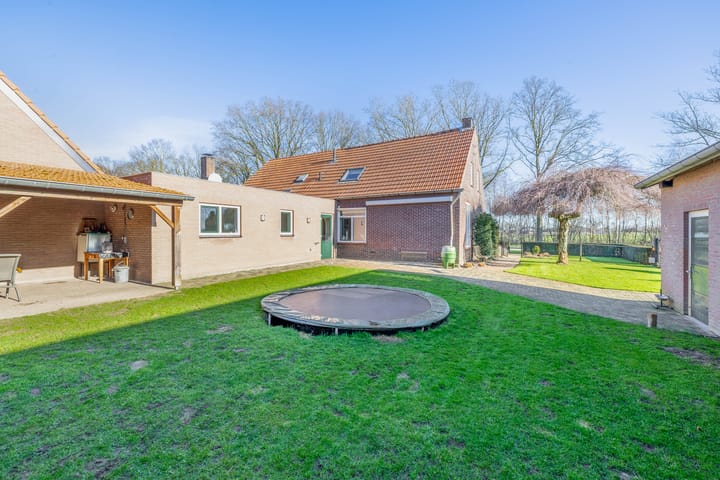 Photo 4 of Leijsingweg 13