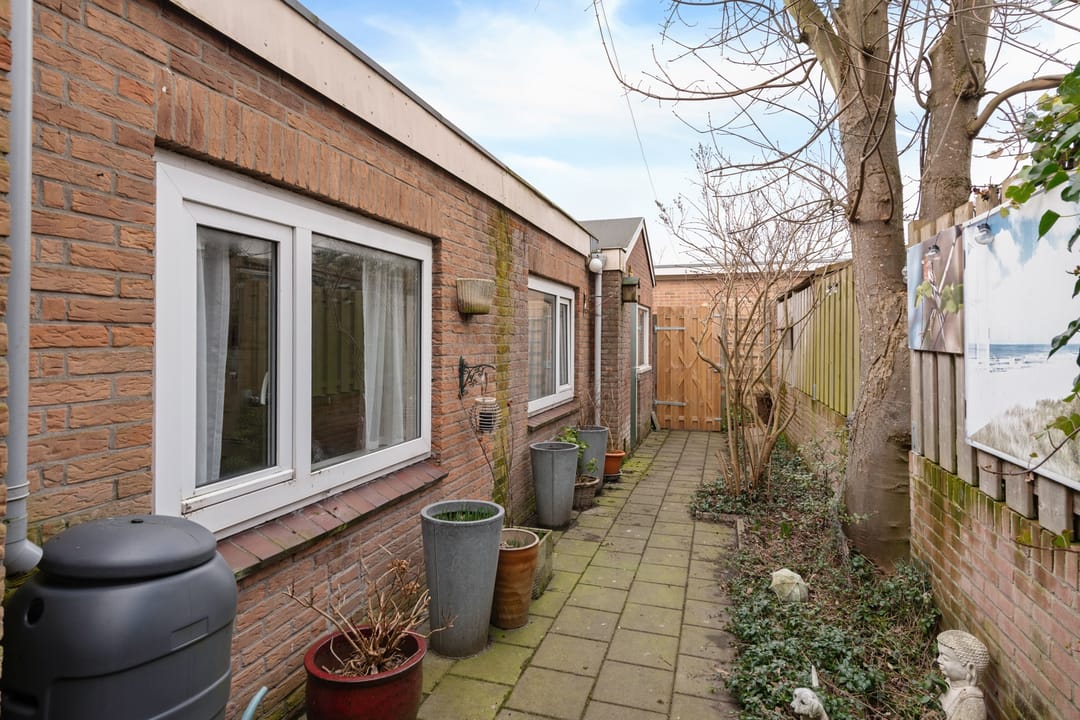 Photo 32 of de Genestetstraat 7