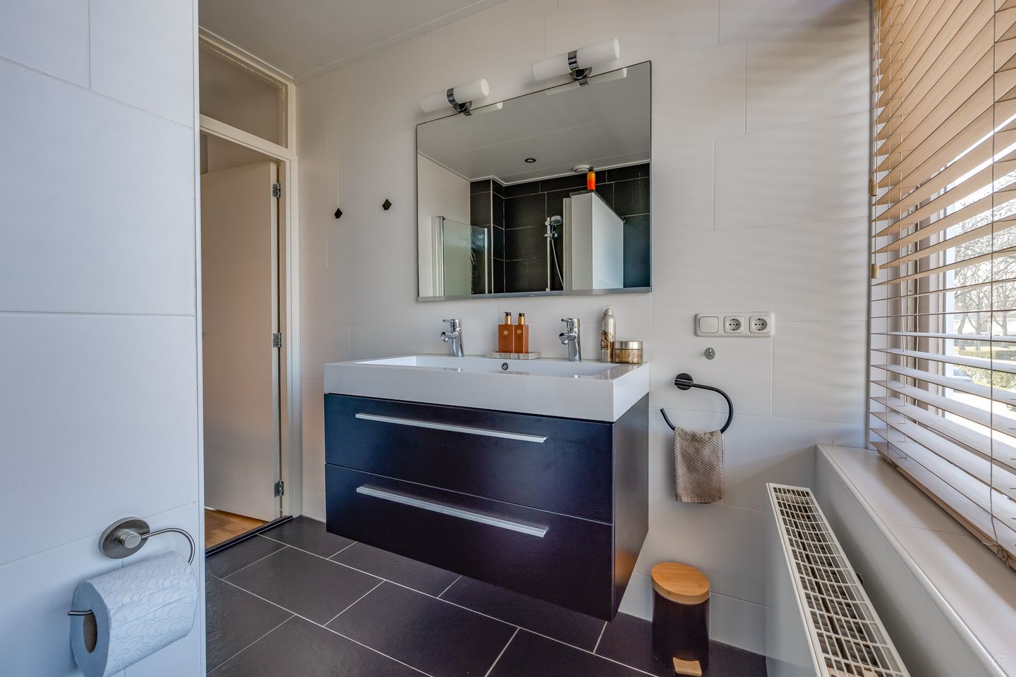 Foto 20 van Meester Neuteboomstraat 26