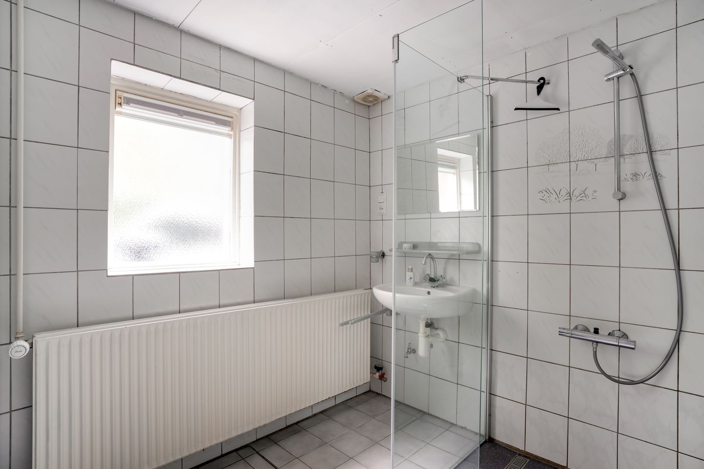 Spacious semi-detached home with 6 bedrooms and deep garden in Babberich — 16