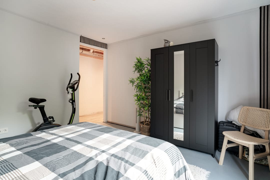 Spacious semi-detached home with 6 bedrooms and deep garden in Babberich — 24