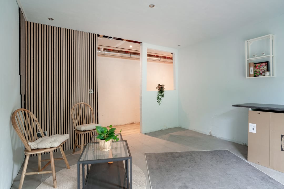 Spacious semi-detached home with 6 bedrooms and deep garden in Babberich — 27
