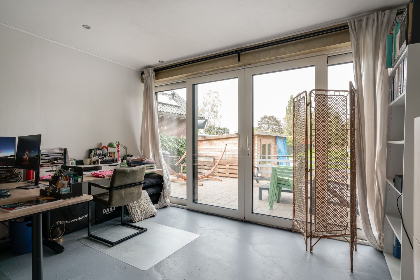 Spacious semi-detached home with 6 bedrooms and deep garden in Babberich — 31