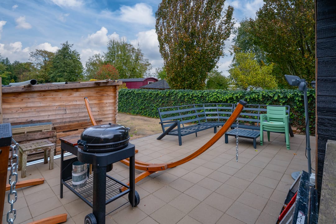 Spacious semi-detached home with 6 bedrooms and deep garden in Babberich — 33