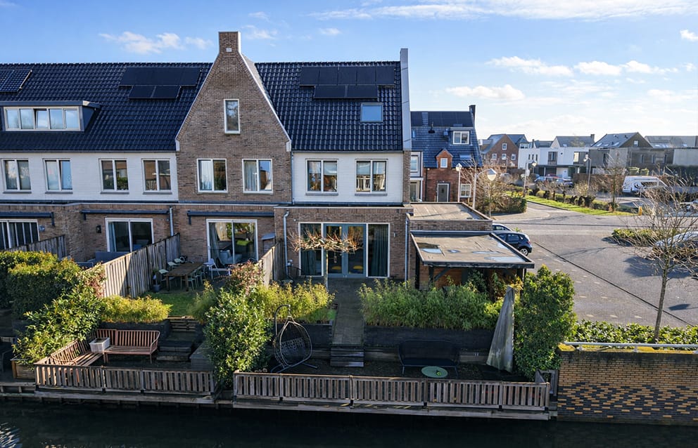 Spacious corner house with garage and waterfront location in Amersfoort — 39